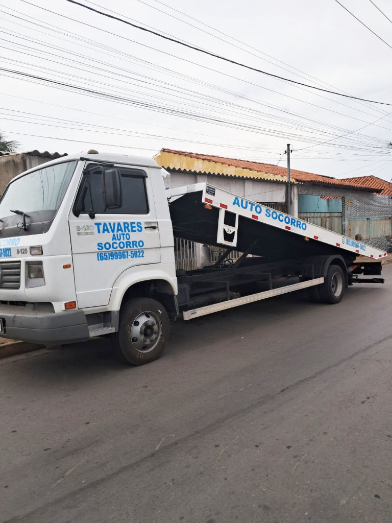 Guincho em Cuiabá com plataforma inclinada para carregamento